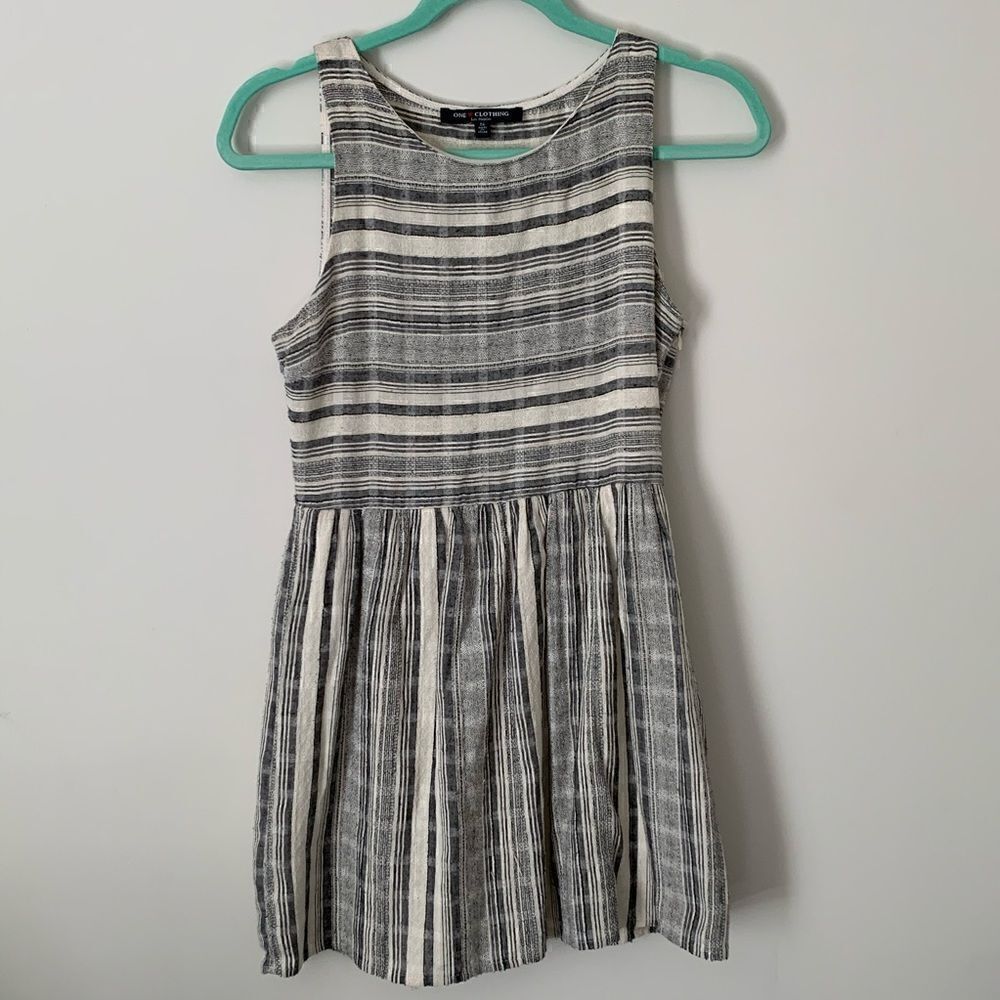 One Clothing brand Dress Juniors size Small
